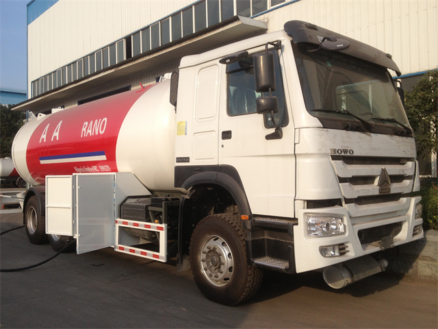 Transport GPL 25cbm sur camion HOWO